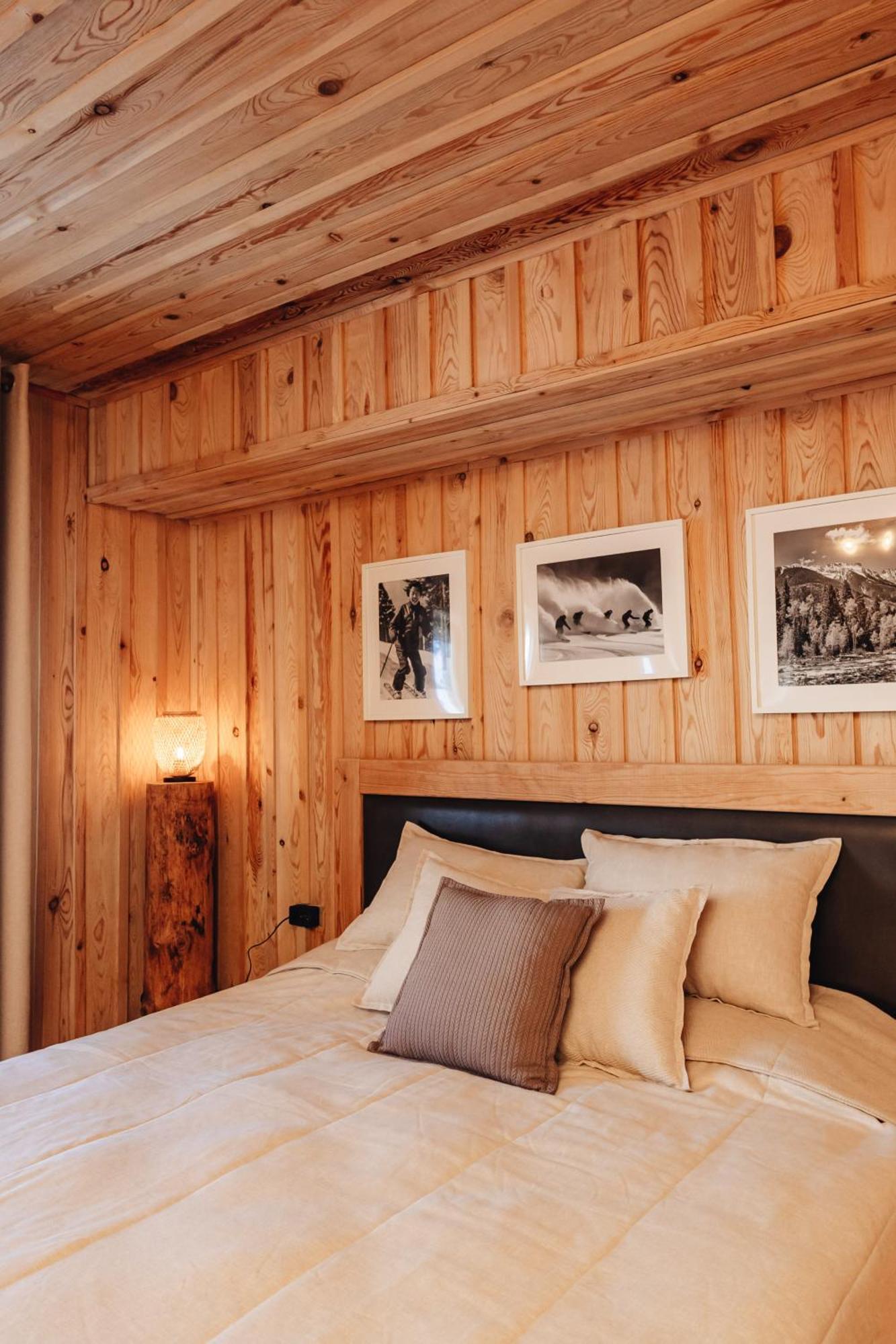 Le Mont Hotel Алма Ата Екстериор снимка