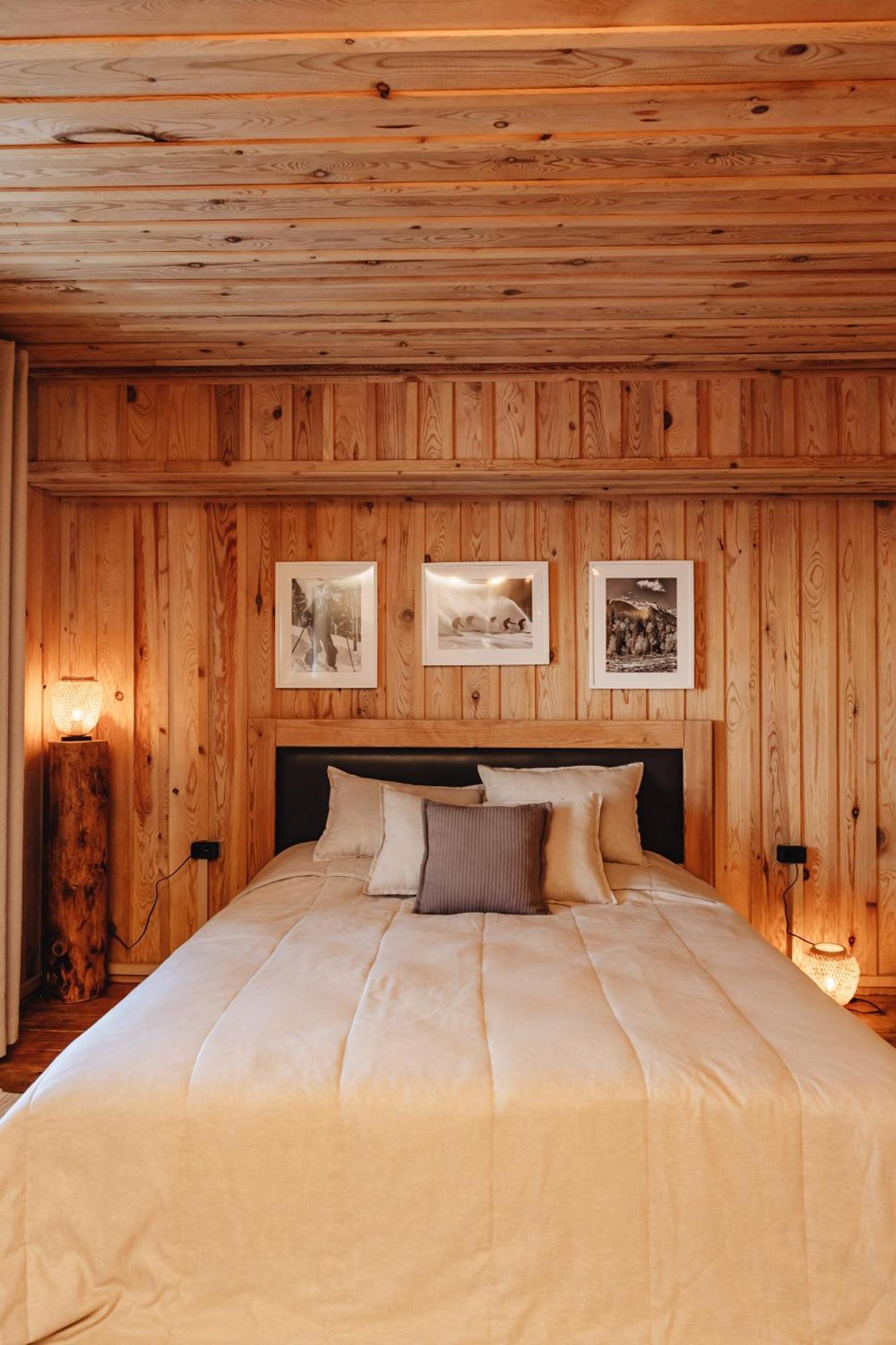 Le Mont Hotel Алма Ата Екстериор снимка