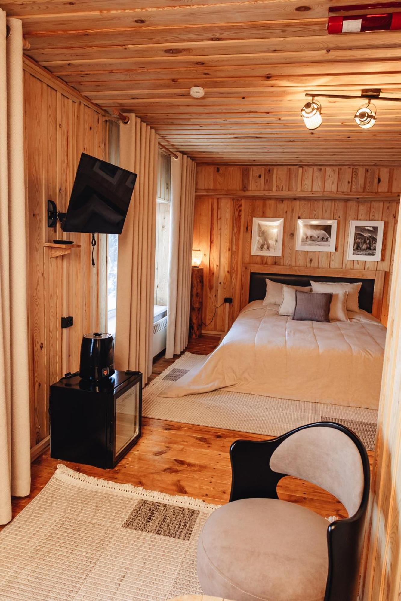 Le Mont Hotel Алма Ата Екстериор снимка