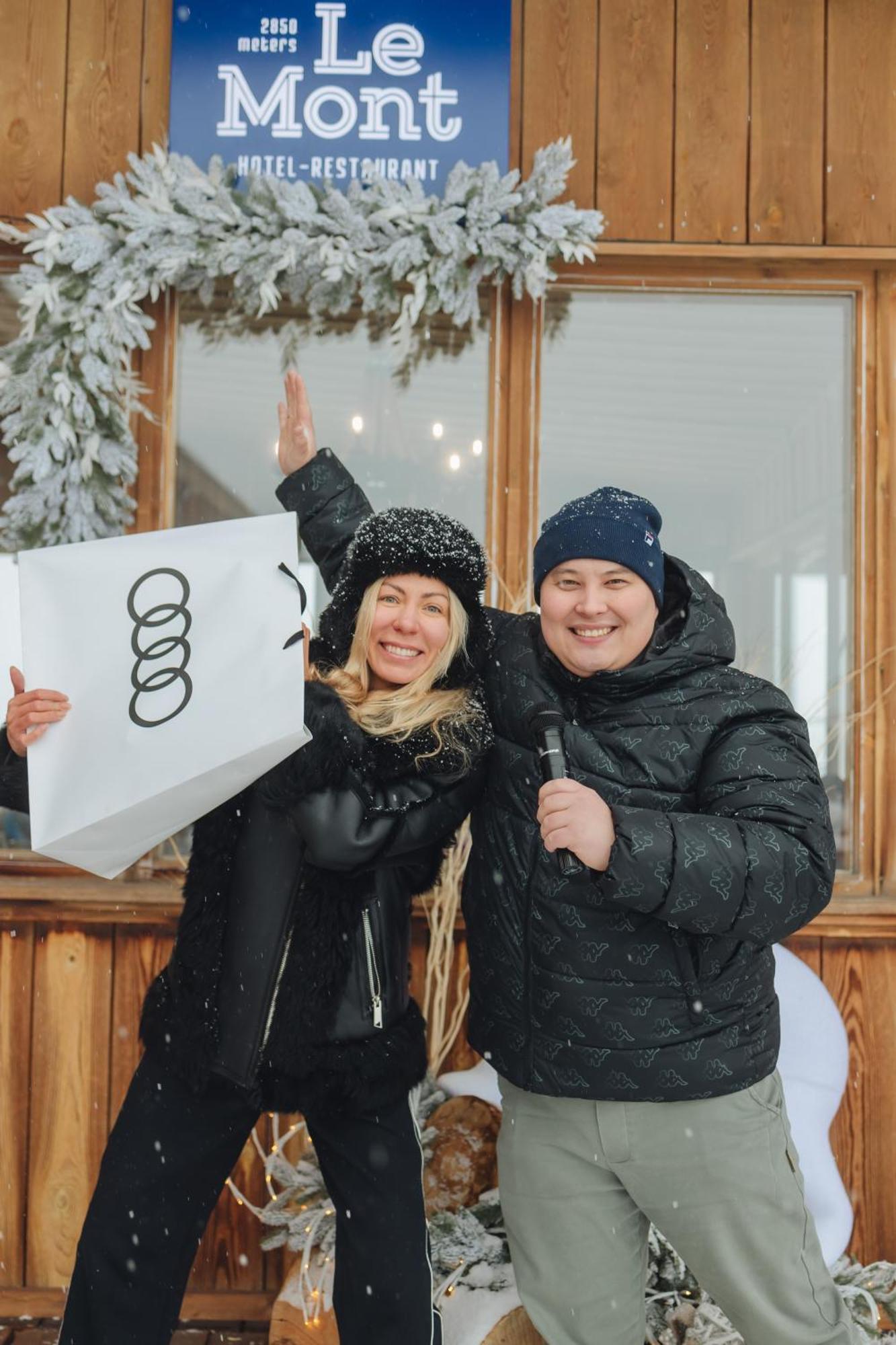 Le Mont Hotel Алма Ата Екстериор снимка